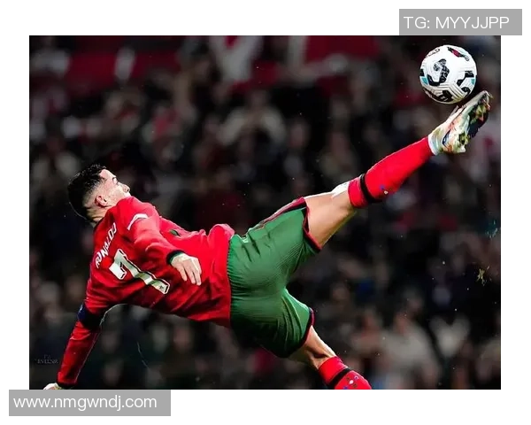 足球明星C罗羊毛卷发型揭秘时尚潮流与个人风格的完美结合