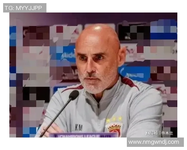 足球明星背后的感人故事与他们的奋斗历程深度采访瞬间揭秘